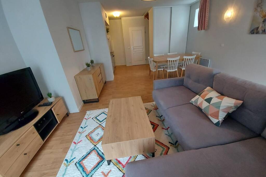 Appartement Moderne, Hyper-Centre - 6/8 Pers. Bagneres-de-Luchon ภายนอก รูปภาพ