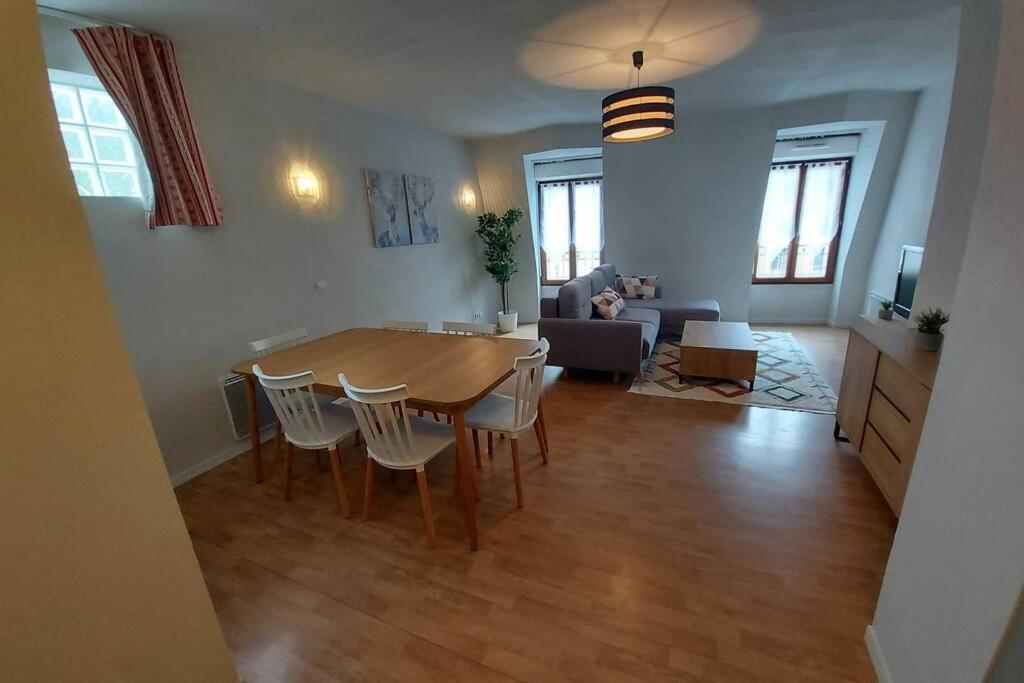 Appartement Moderne, Hyper-Centre - 6/8 Pers. Bagneres-de-Luchon ภายนอก รูปภาพ